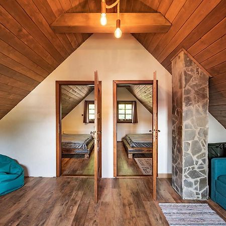 Drevenica Na Kraji Sveta Villa Osturna Ngoại thất bức ảnh